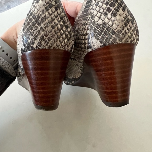 Vionic Bria Wedge - Picture 10 of 16